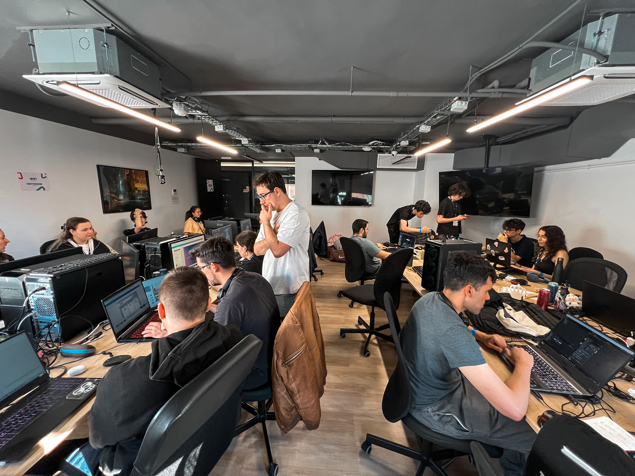 Más de 100 participantes crean videojuegos sobre salud e IA en la maratón de desarrollo de 48 horas de Madrid in Game