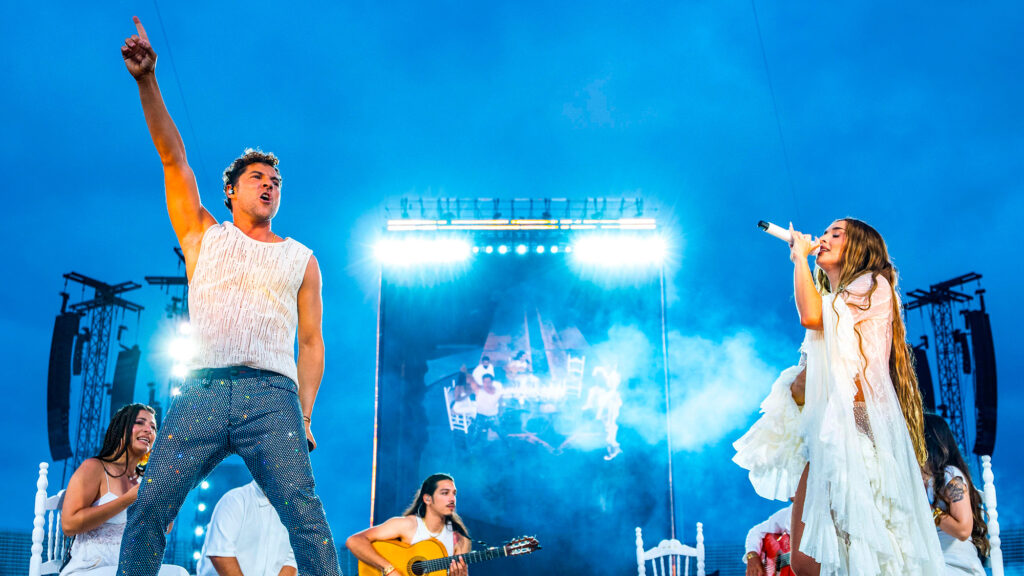 David Bisbal junto a Lola Índigo en Barcelona
