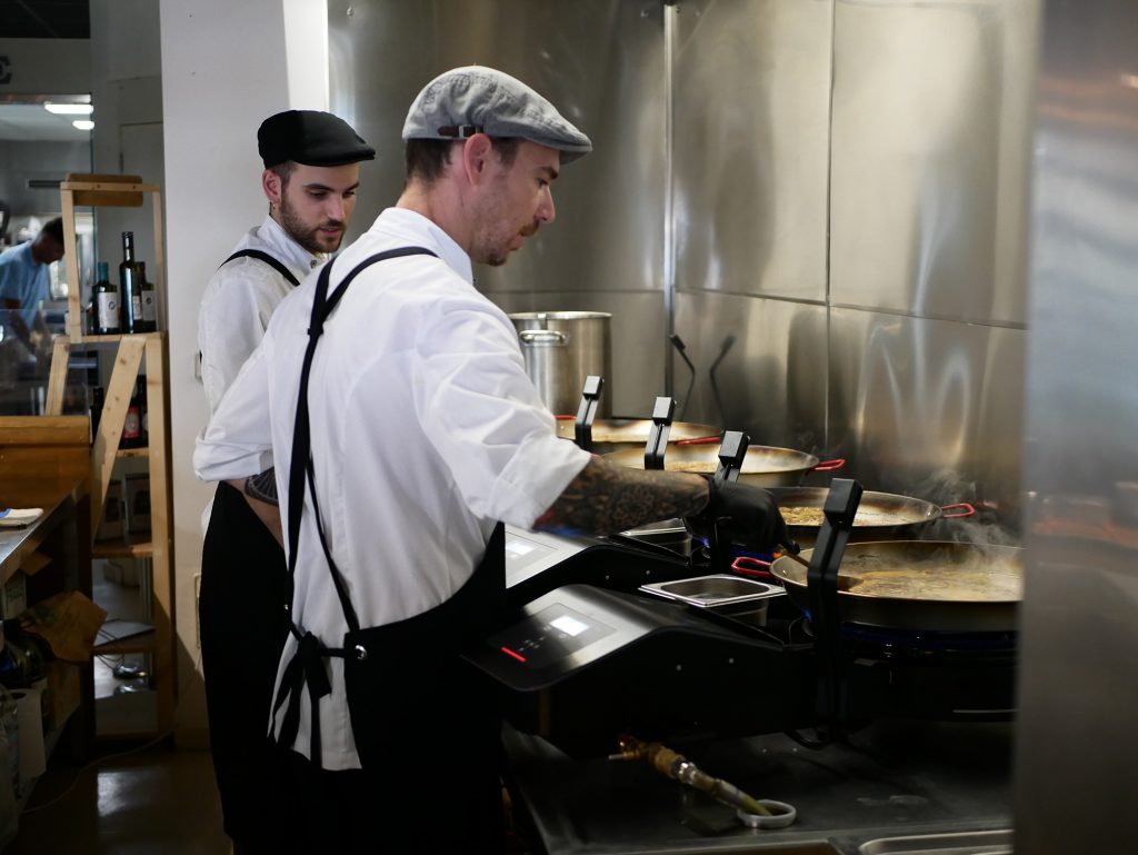 Proceso de elaboración de una paella con el sistema Mimcook