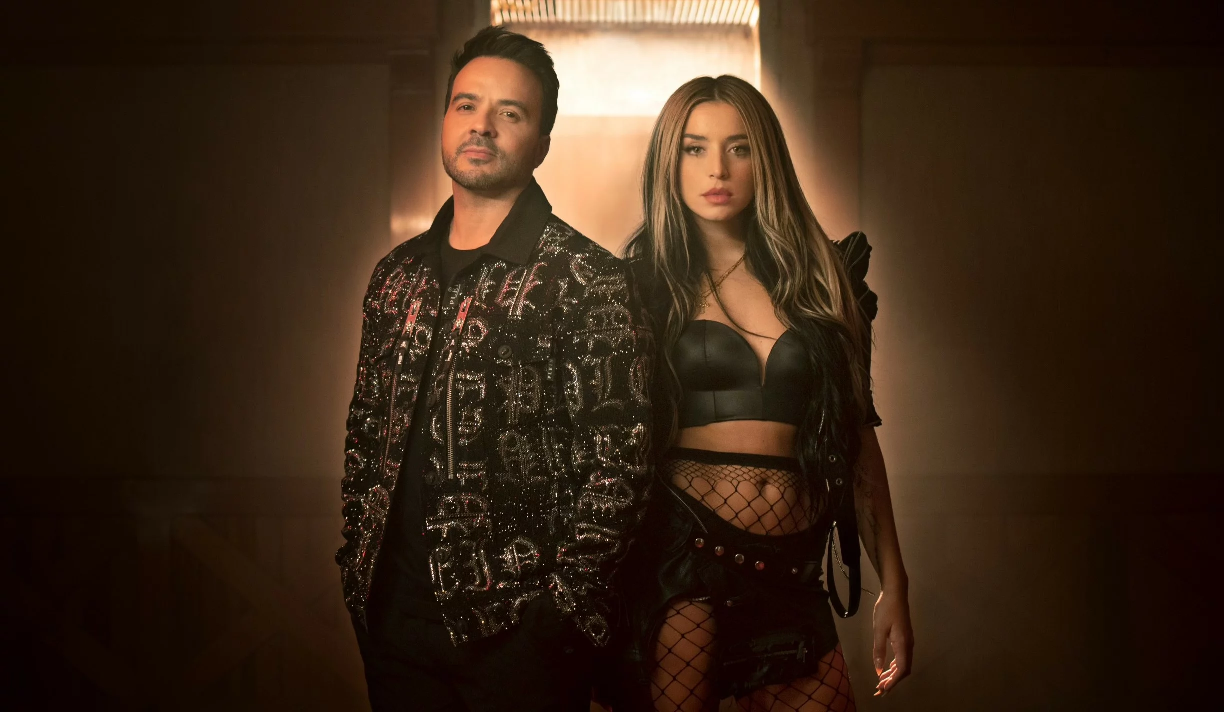 Imagen promocional de Lola Índigo junto a Luis Fonsi