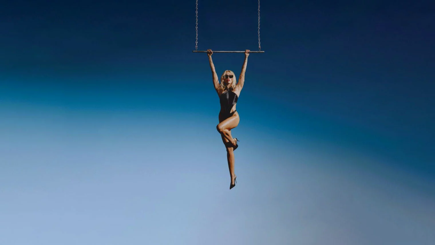 Portada provisional del nuevo disco de Miley Cyrus