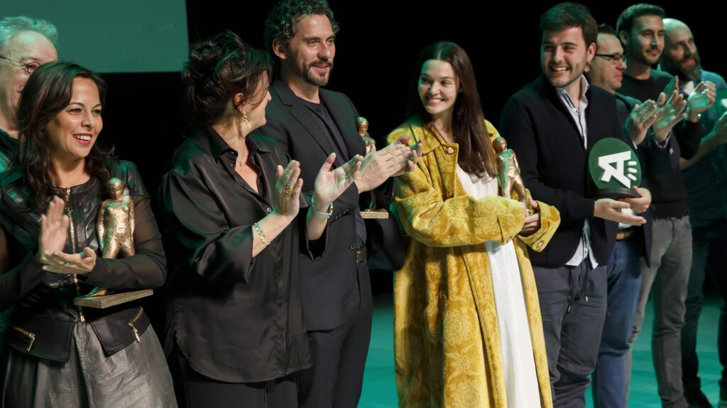  Paco León recibe el reconocimiento por su largometraje ‘Rainbow’