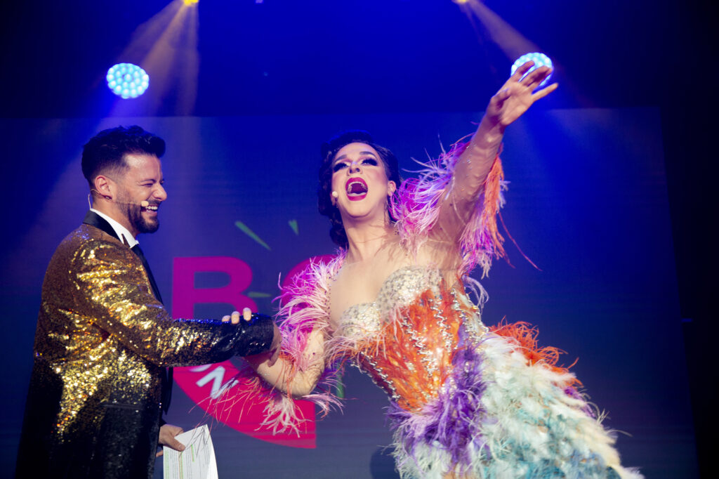 Sharonne y Giuseppe Di Bella en la ediciÃ³n 2022 del BCN Eurovision Party