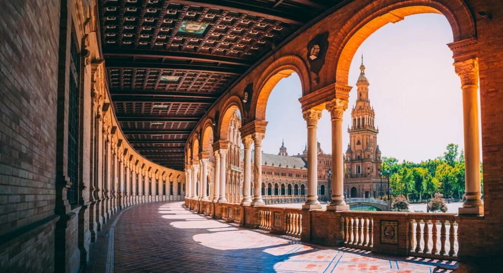 Vistas de la plaza de España de Sevilla. Fotografía de Wirestock en Freepik