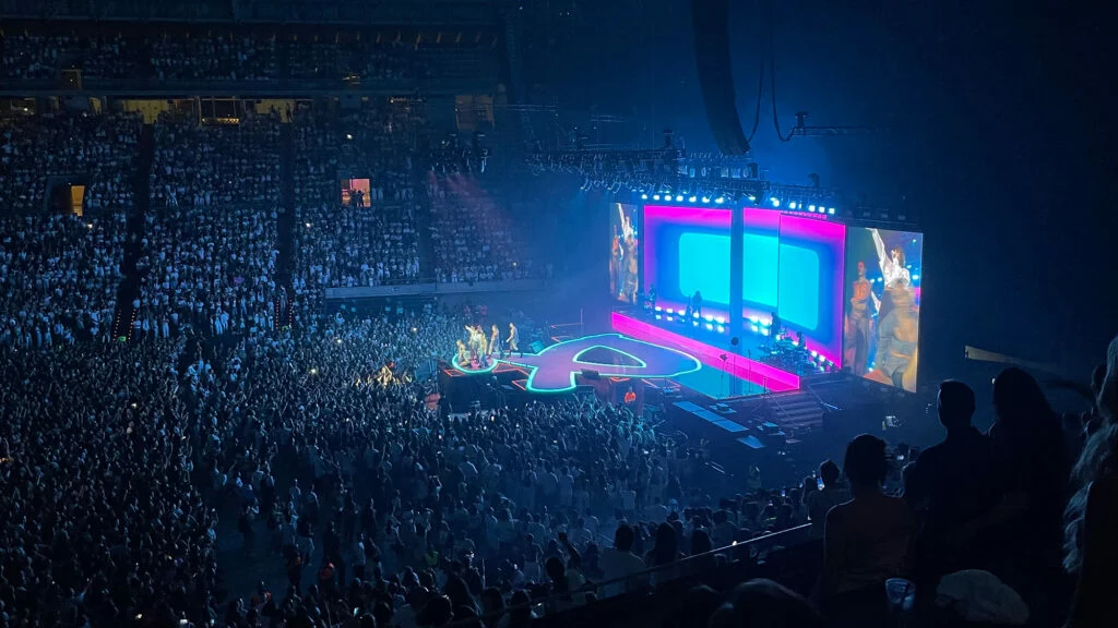 Aitana en el Palau Sant Jordi. Fotografia de Man Hoh Tang