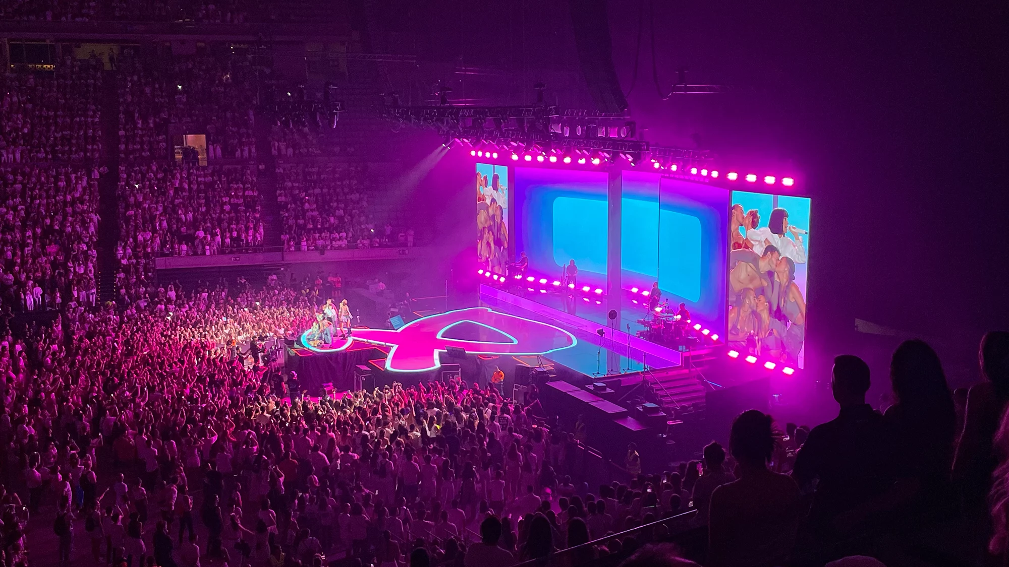 Aitana en el Palau Sant Jordi. Fotografia de Man Hoh Tang