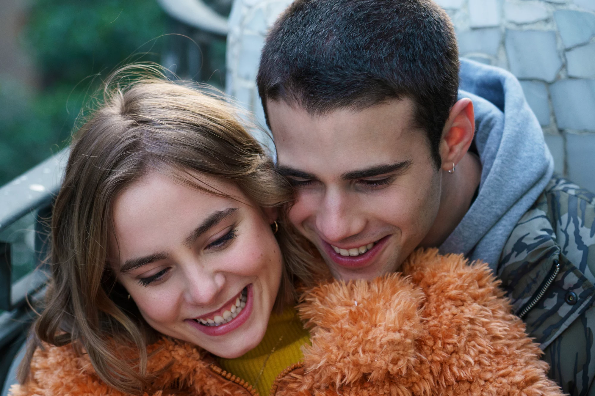 Clara Galle y Julio Peña en A través de tu mirada. Netflix