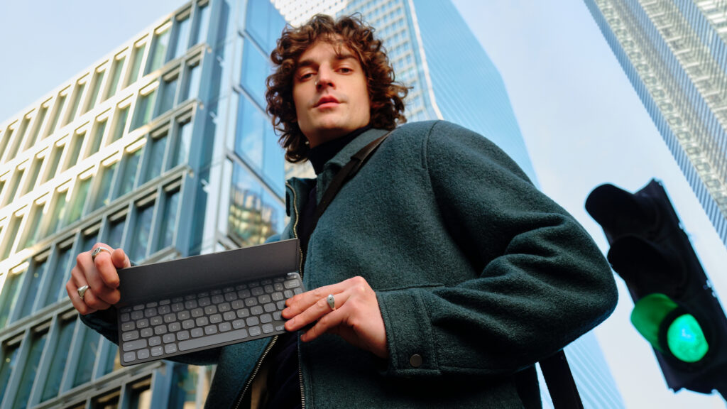 El Key Así es el Keys-To-Go 2, el teclado ultrafino de Logitech para tablets