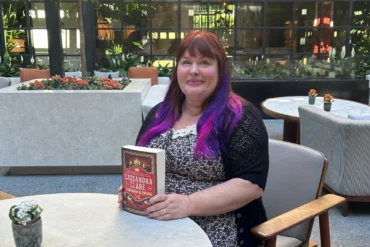 CASSANDRA CLARE