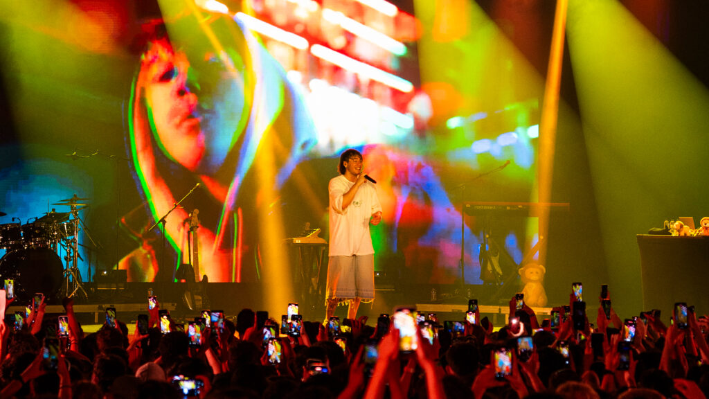 Paulo Londra en concierto en Barcelona. Fotografía de @salvajaco