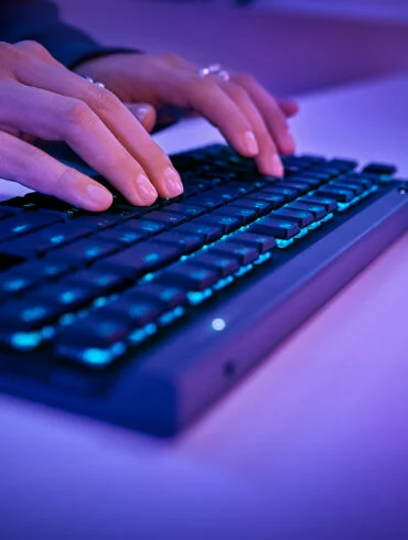 Teclado Logitech G515