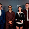 El director Kike Maíllo, los actores Álvaro Cervantes y Elena Rivera y el director y guionista, Alejandro Pereira, en la alfombra roja de San Sebastián