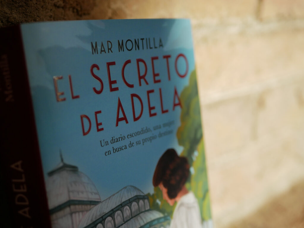 Portada detalle de "El secreto de Adela"