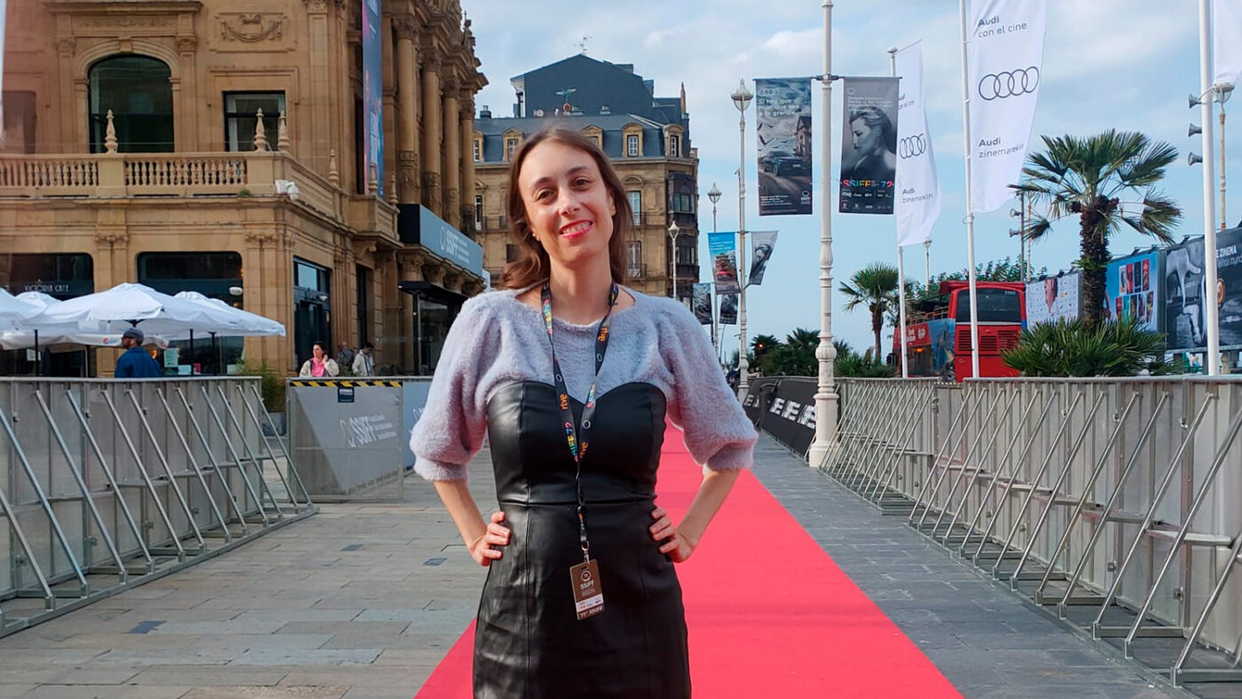 Nuestra compañera Mara B. Martin en la alfombra roja de San Sebastián