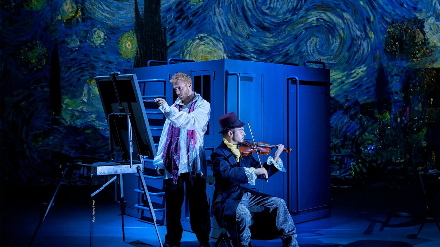 Momento de Forever Van Gogh sobre el escenario del Teatre Apolo