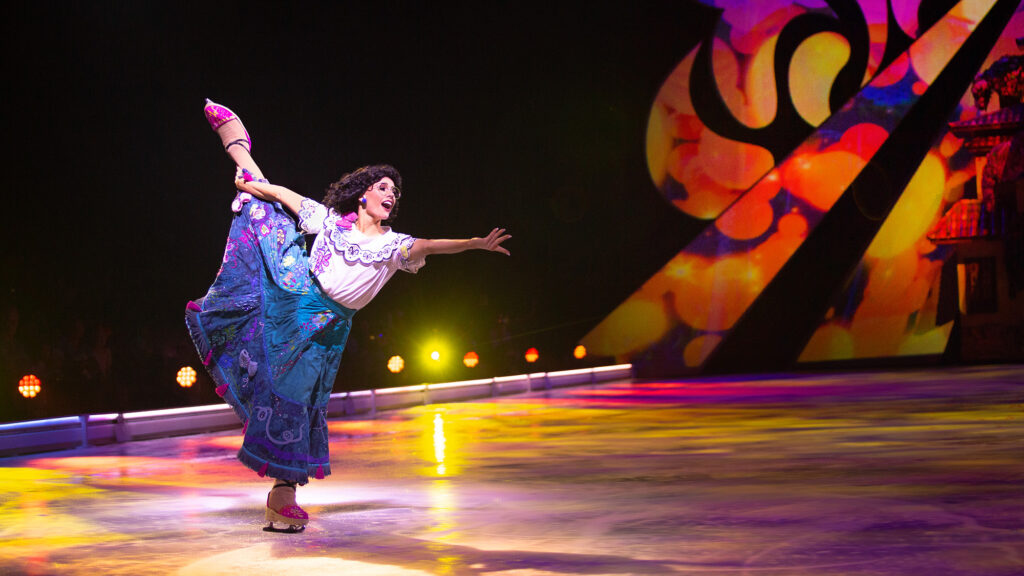 Maribel de Encanto en Disney On Ice