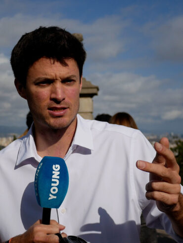 Fotograma de la entrevista con Carles Tamayo en YOUNG