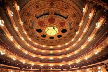 Imagen del precioso techo del patio de butacas del Gran Teatre del Liceu. Fotografía de Vicente Zambrano González