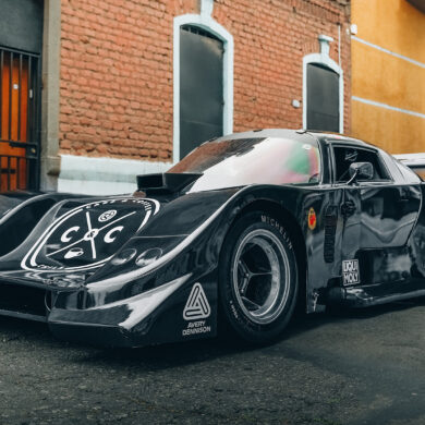 Vista frontal de La Liebre, el nuevo modelo legend de Hot Wheels