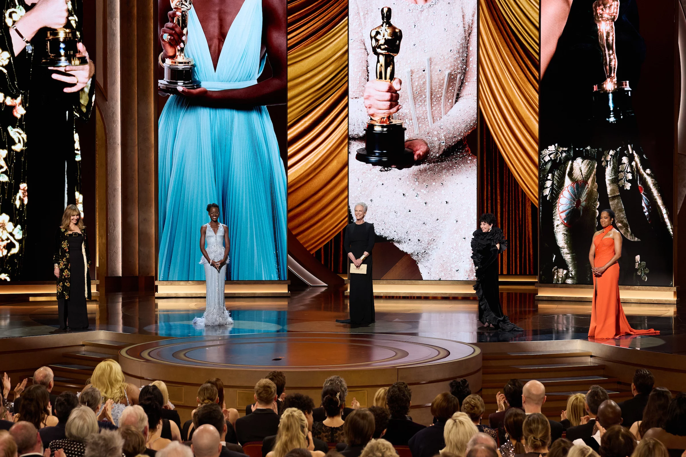 Mary Steenburgen, Lupita Nyong'o, Jamie Lee Curtis, Rita Moreno y Regina King presentan una nominada al Oscar® como actriz de reparto durante la transmisión en vivo de ABC de la 96ª edición de los Oscar® en el Dolby® Theatre de Ovation Hollywood el domingo 3 de marzo. 10, 2024.