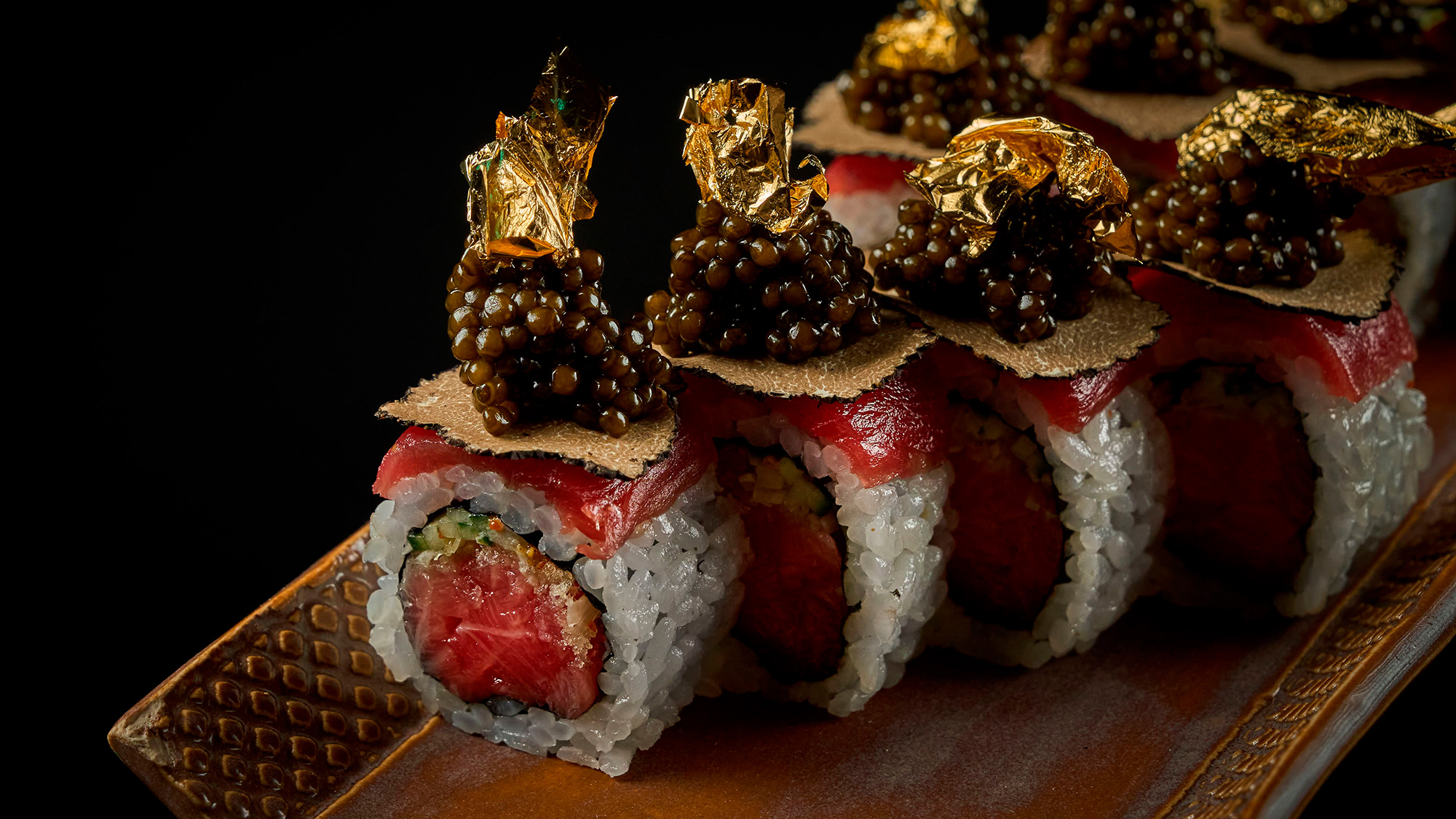 Makis Jewel, con toro, akami, trufa fresca y caviar