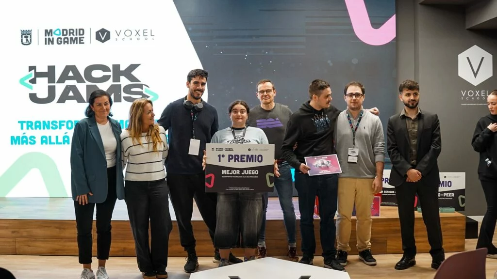 Equipo ganador del primer premio Mejor Juego