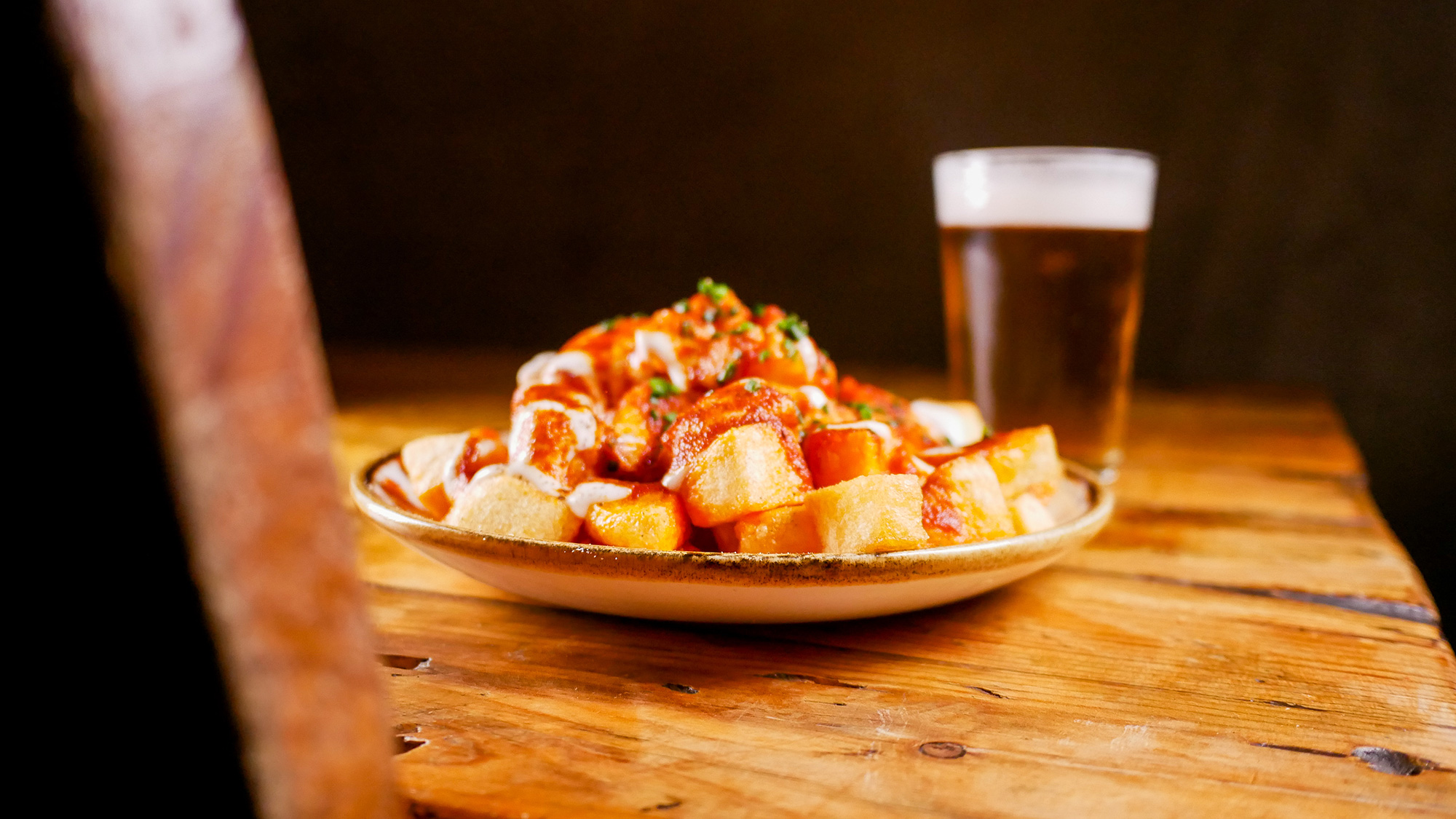 BAR MENDIZÁBAL | Tapa de bravas con alioli y salsa brava Mendizábal