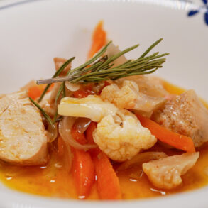 NA MINDONA | Pollo en escabeche de naranja y romero