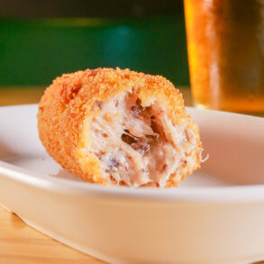 BAR LA RAVALA | Croqueta de carne de cocido