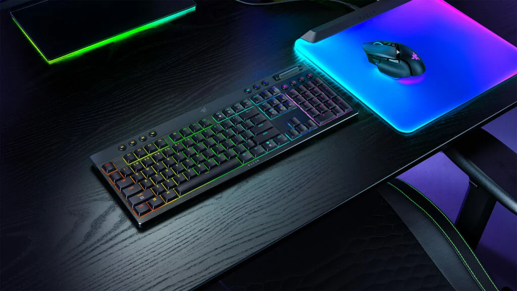 Razer BlackWidow V4 Low-profile Tenkeyless HyperSpeed completo