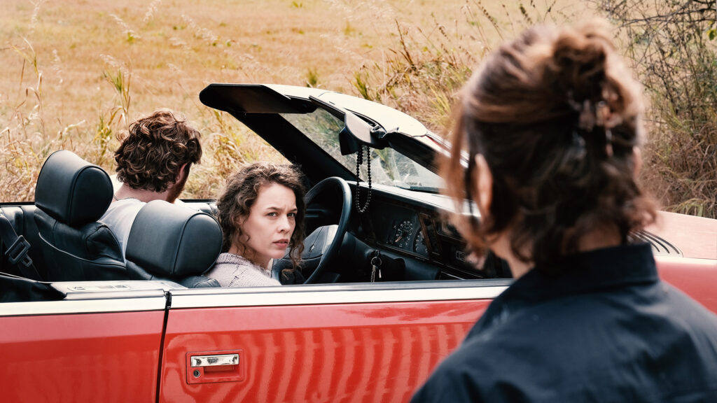 Fotograma del cortometraje "Mirrors No. 3"