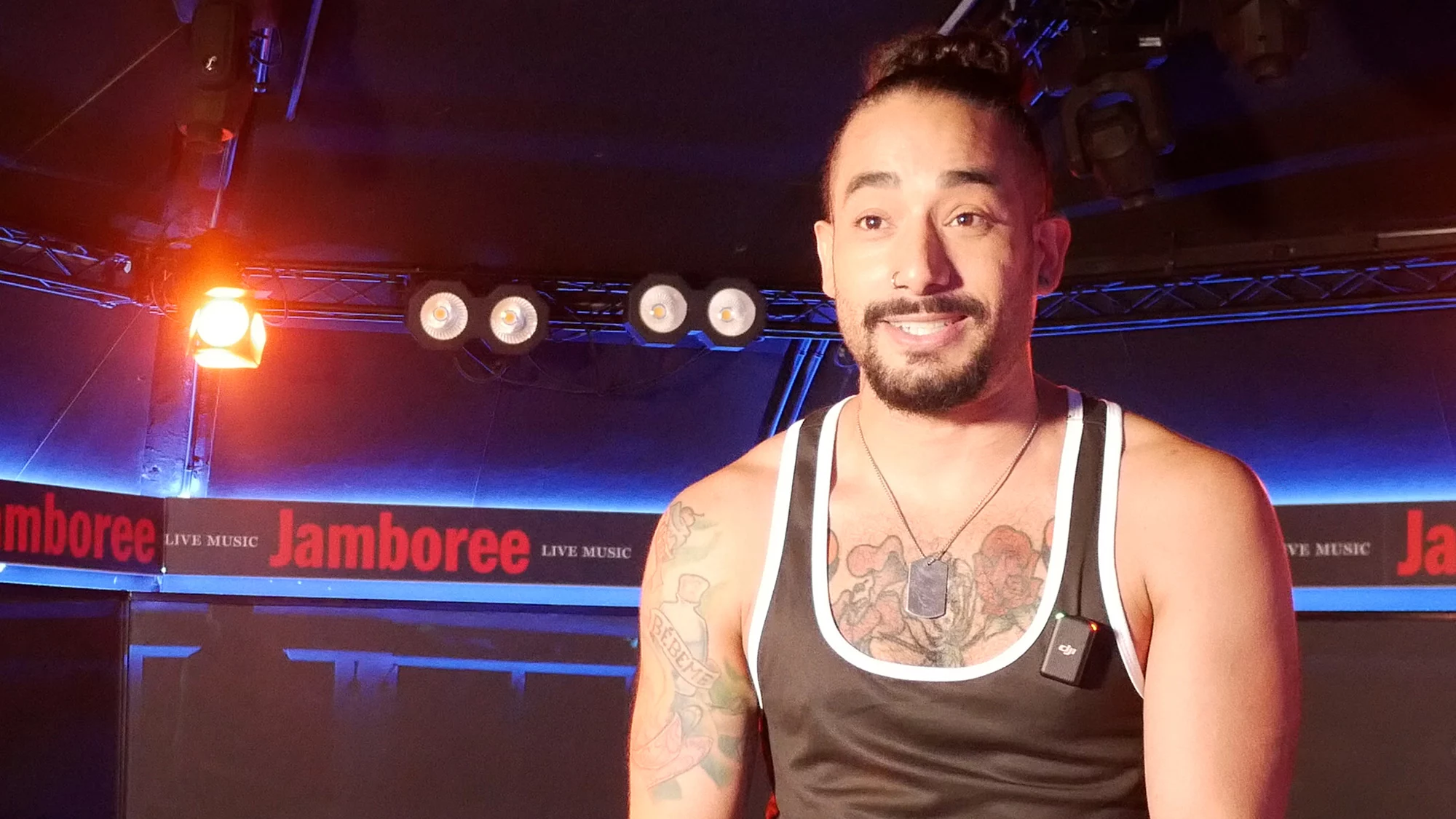 Glen Medina, en un fotograma de la entrevista con la Revista YOUNG