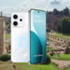 Detrás del OPPO Reno14 se ve una panorámica del foro romano, una fotografía realizada con un OPPO Reno14.