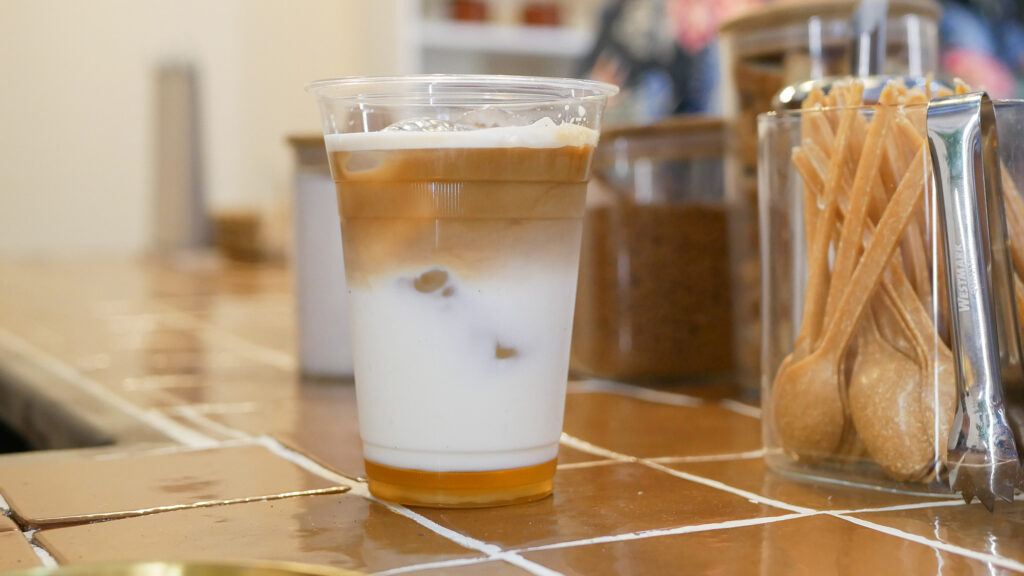 Café latte con sabor de crema catalana