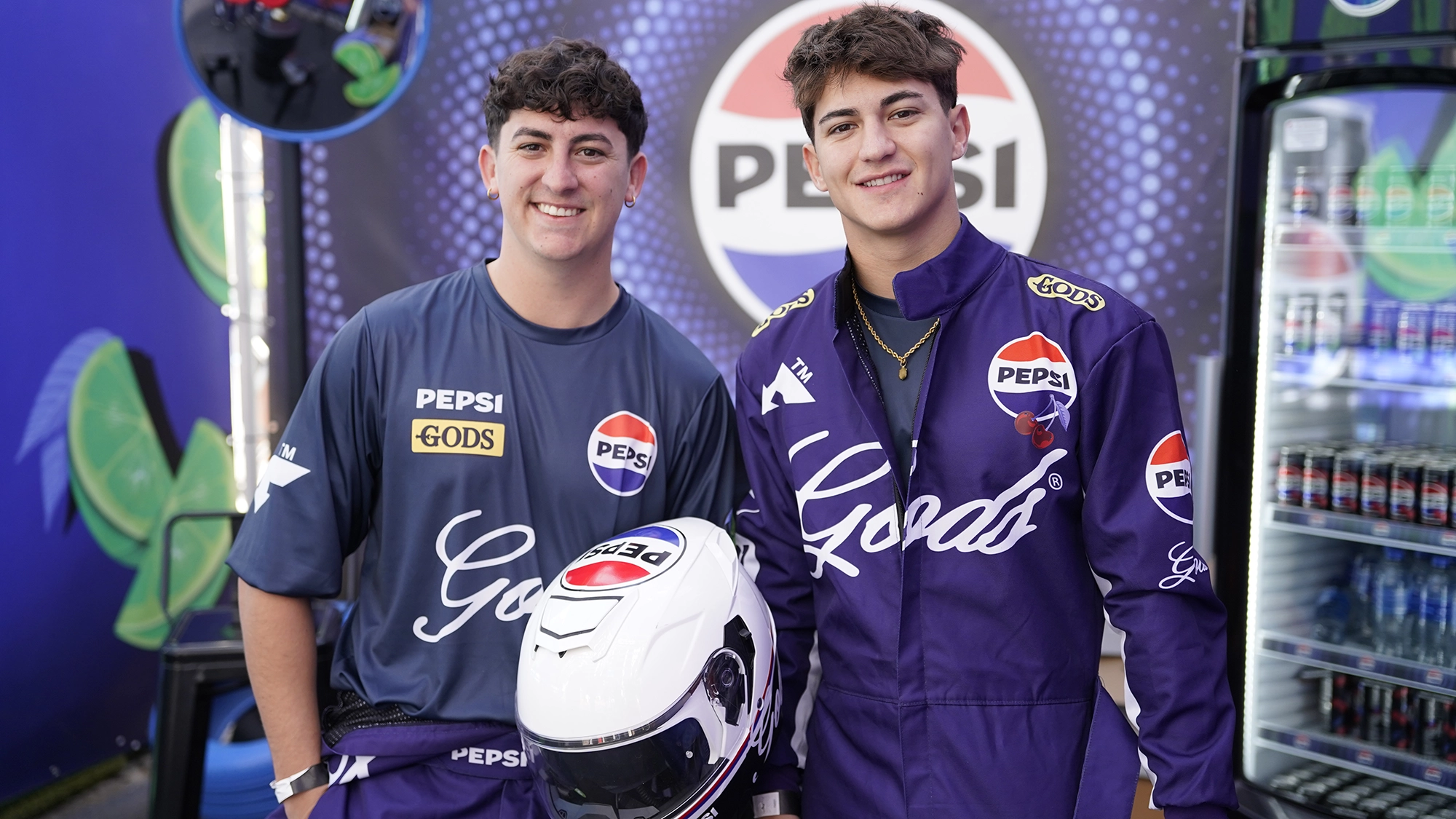 Imagen de los pilotos Javier Ruiz y Eric Ruiz, ambos forman parte de la escudería Pepsi