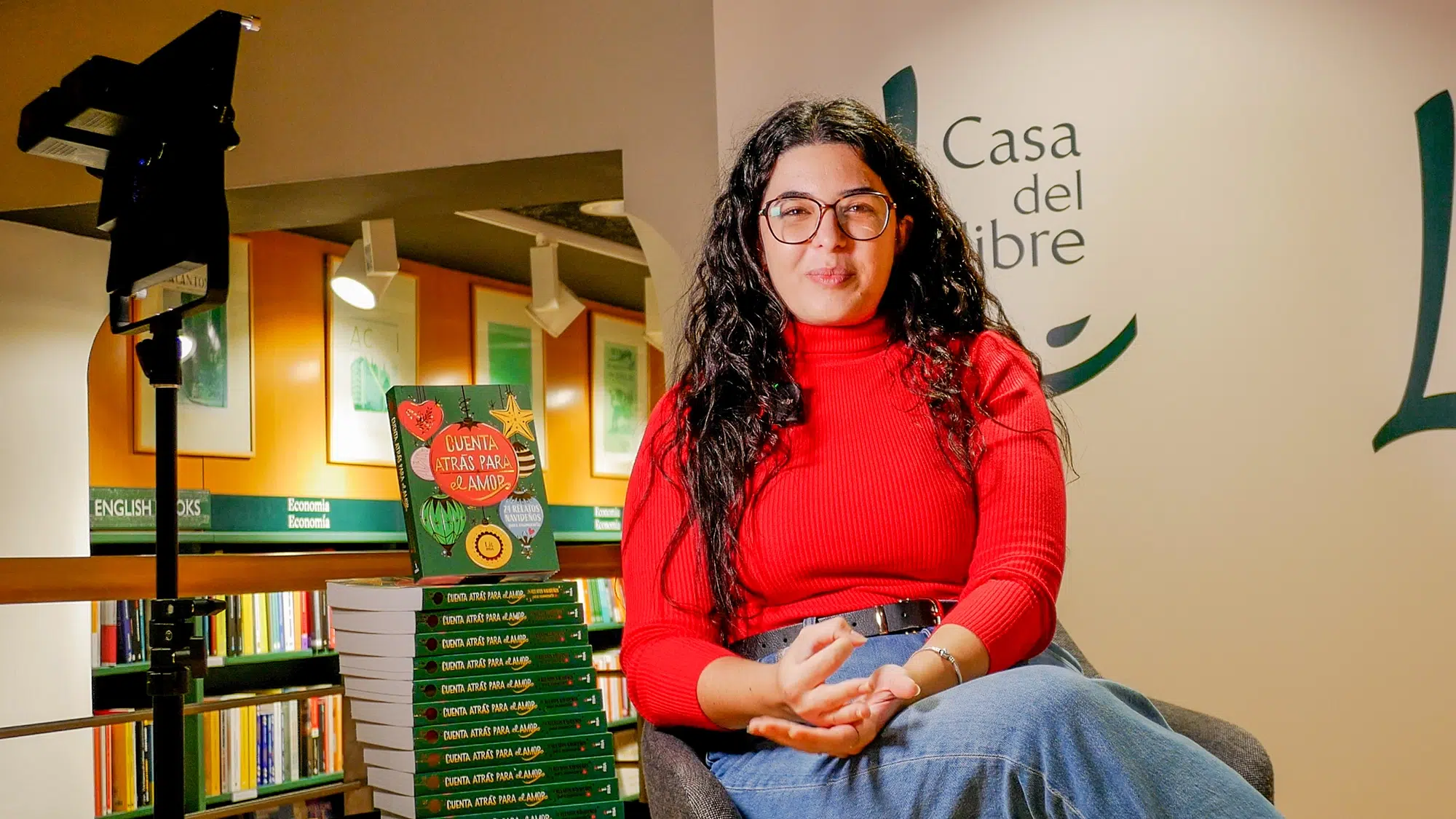 La editora María Terrén en un fotograma de la entrevista con la Revista YOUNG