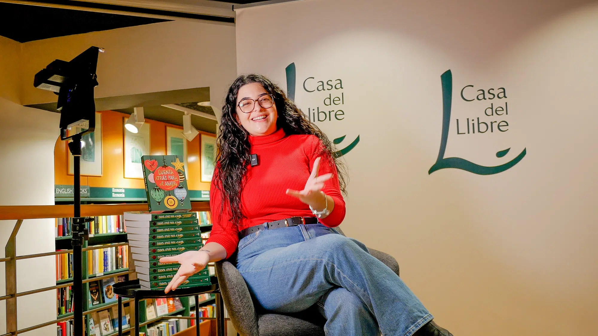 La editora María Terrén en un fotograma de la entrevista con la Revista YOUNG