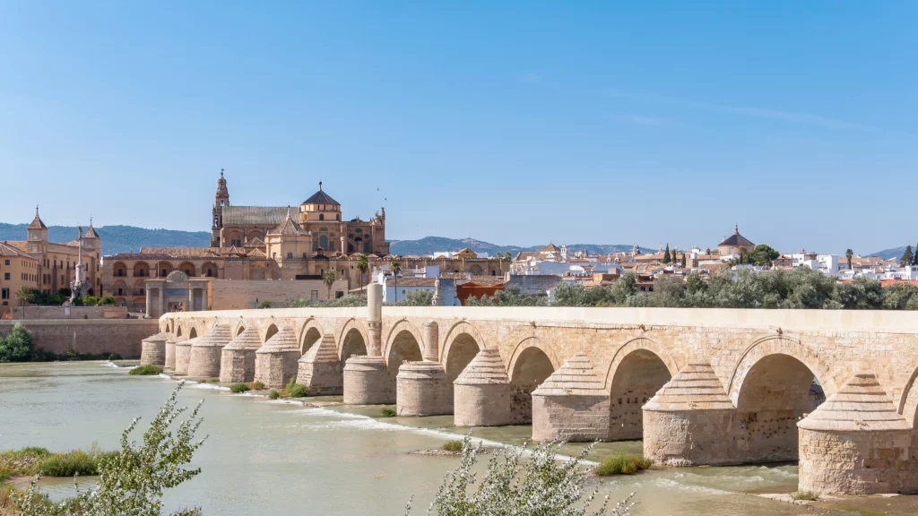 Vista de la Mezquita de Córdoba. Fotografía de Envato