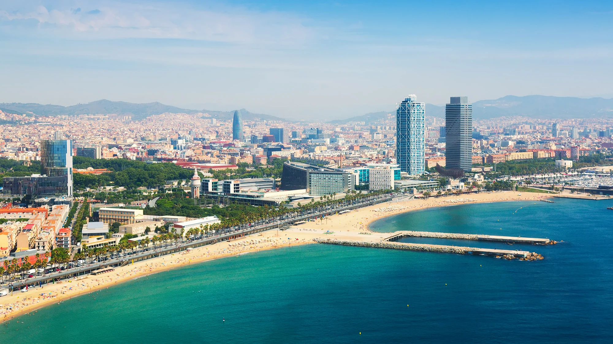 Fotografía de archivo del litoral barcelonés
