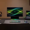 Vista de un escritorio con el ordenador portatil RAZER Blade 16 (2026)