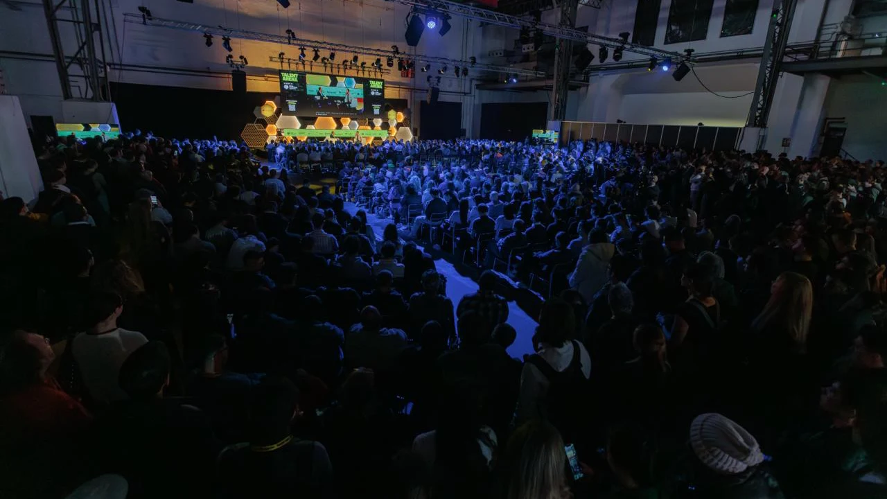 El inventor de Internet, Tim Berners Lee, en la charla en el Talent Arena de Barcelona en 2026