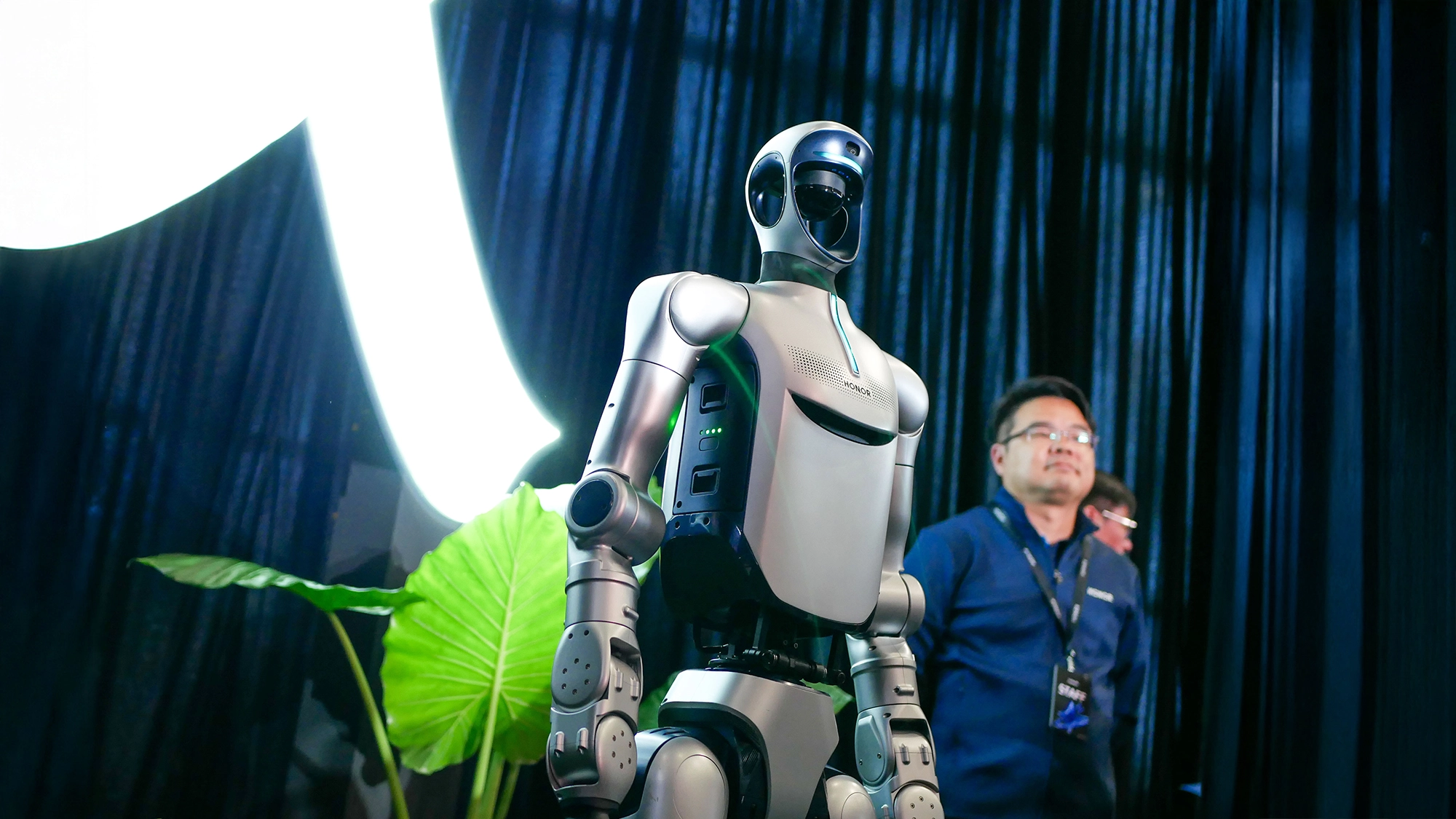 HONOR Robot humanoide