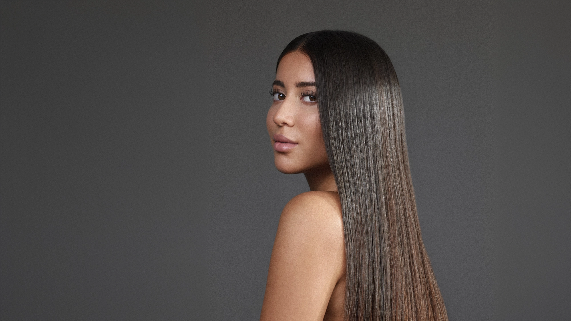 Imagen de modelo mostrando una luminosa cabellera