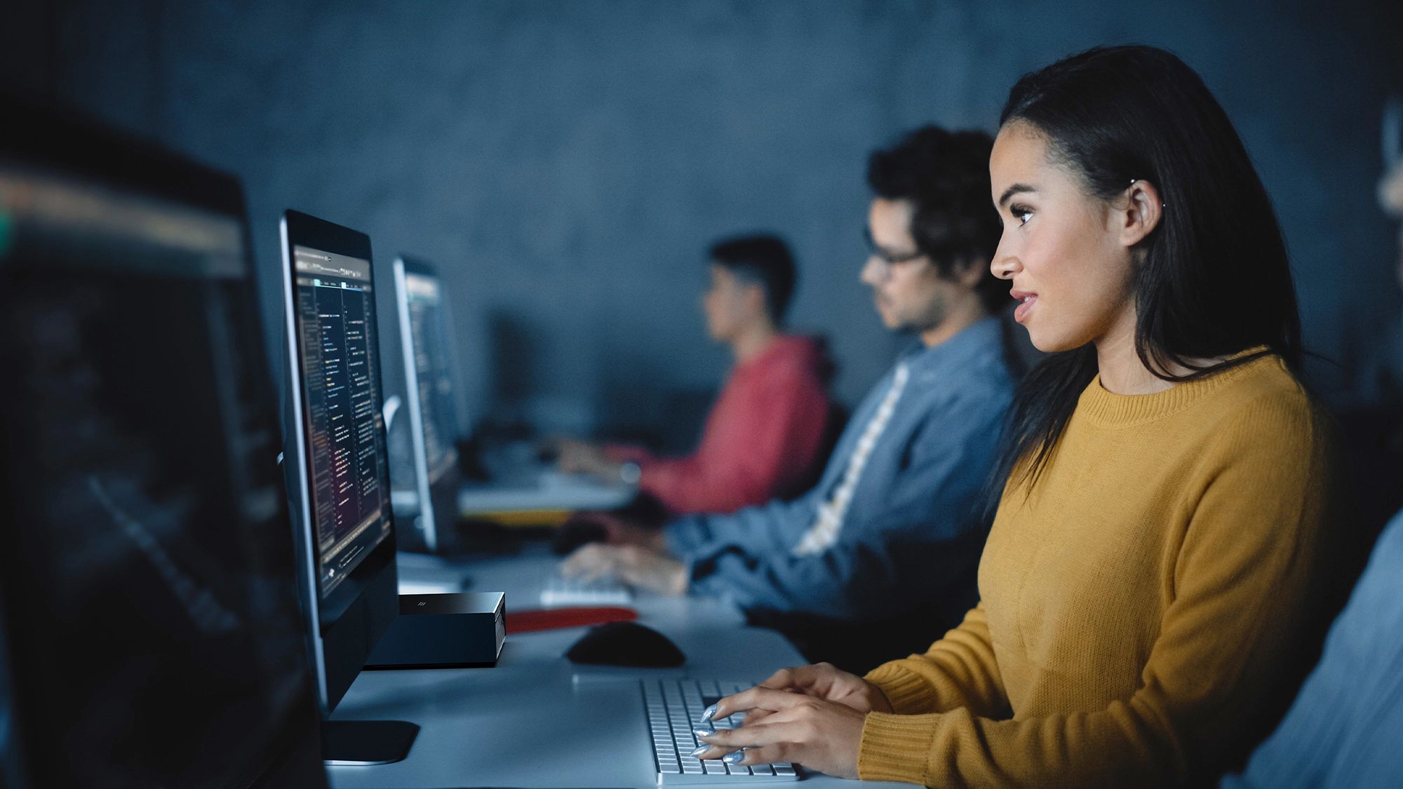 Equipo de trabajo con Acer Veriton GN100