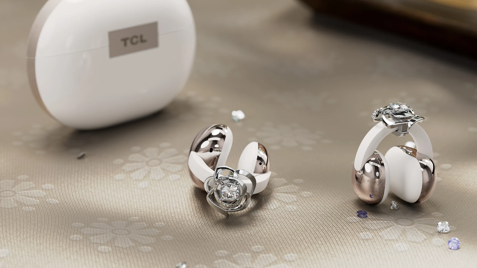 Vista de los auriculares Crystal Clip con su edición en colaboración con Swarovski