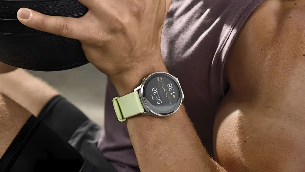 Deportista fitness entrenando con un reloj Garmin Venu 4