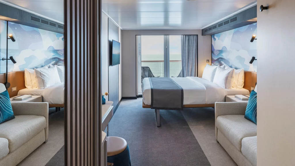 Vista del camarote con cama doble del Norwegian Luna