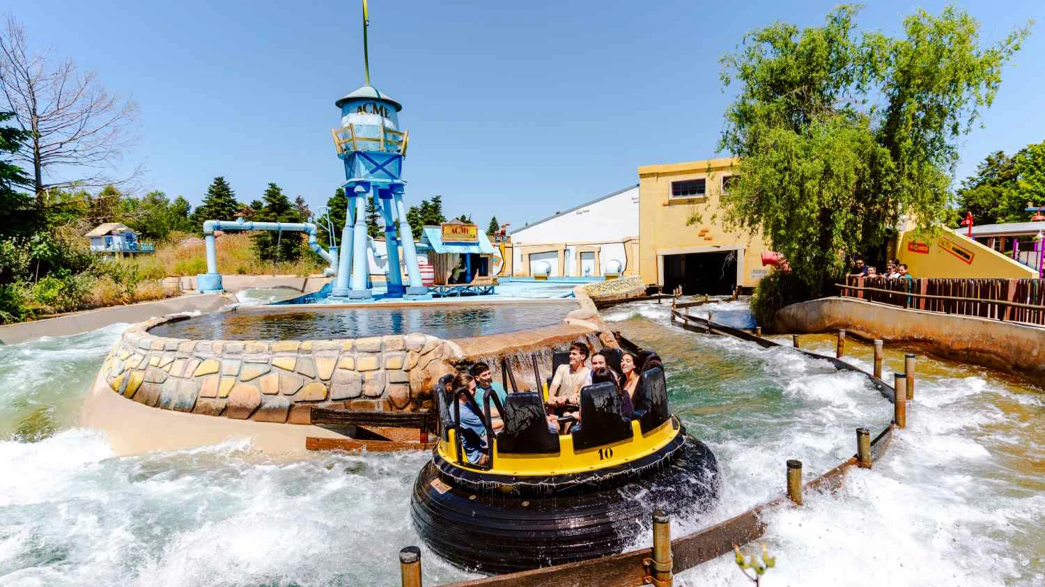 Atracción Rapidos del Parque Warner de Madrid