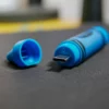 Vista de la memoria USB- C con la tapa puesta del SandDisk en colaboración con Crayola