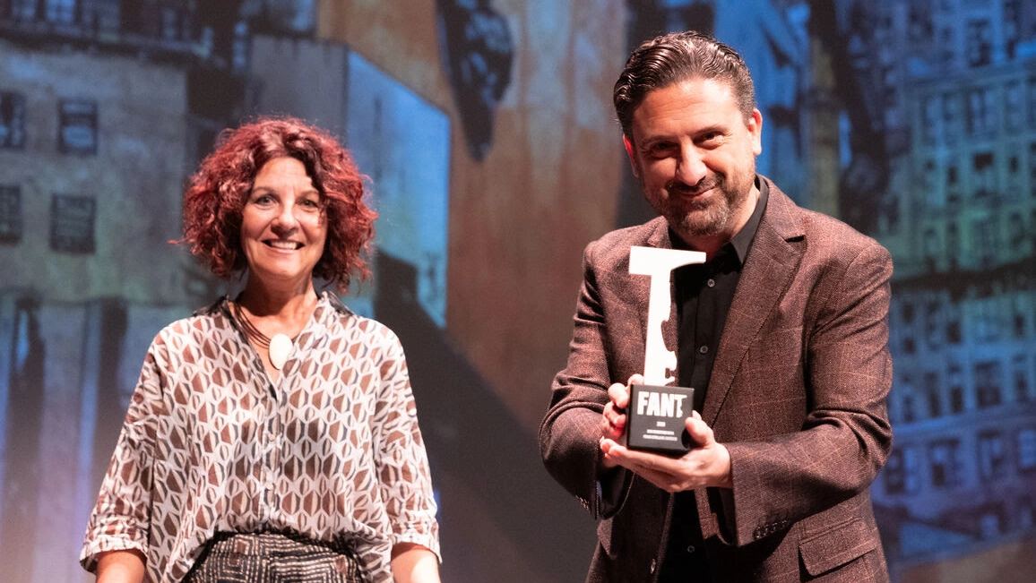El director Eugenio Mira recibió el Prmio Estrella del Fantástico